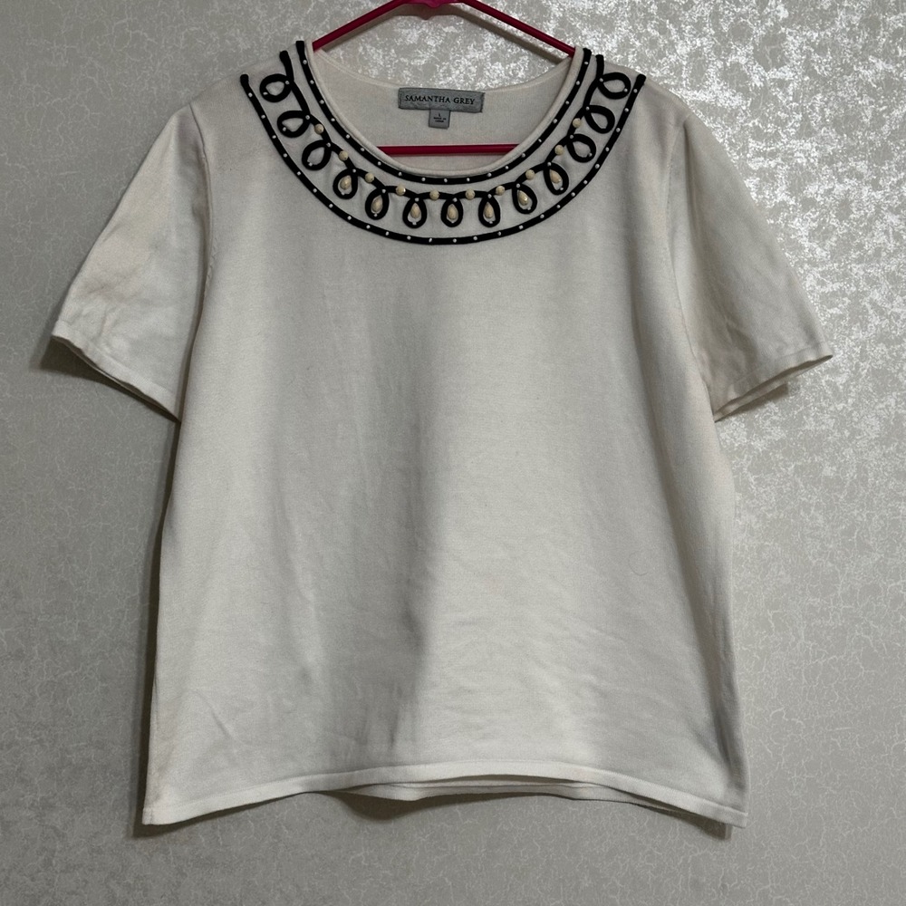 Samantha Grey Cream Shirt Beaded Embellished Neckline Short Sleeve Knit Top Sz L